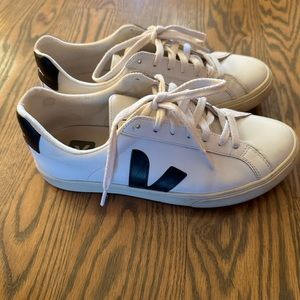 Veja size 39 sneakers black and white